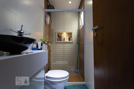 Banheiro da Suíte 1 de casa de condomínio para alugar com 2 quartos, 120m² em Vila Bela, São Paulo