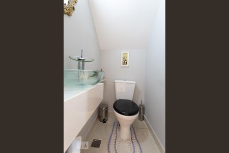 Lavabo de casa de condomínio para alugar com 2 quartos, 120m² em Vila Bela, São Paulo