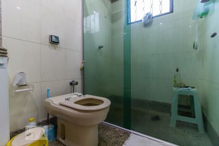 Apartamento à venda com 180m², 3 quartos e 2 vagas Apartamento à venda com 180m², 3 quartos e 2 vagasBanheiro Social