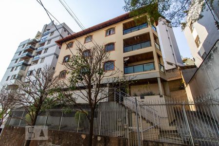 Apartamento à venda com 180m², 3 quartos e 2 vagas Apartamento à venda com 180m², 3 quartos e 2 vagasFachada