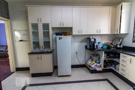 Apartamento à venda com 180m², 3 quartos e 2 vagas Apartamento à venda com 180m², 3 quartos e 2 vagasCozinha