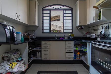 Apartamento à venda com 180m², 3 quartos e 2 vagas Apartamento à venda com 180m², 3 quartos e 2 vagasCozinha