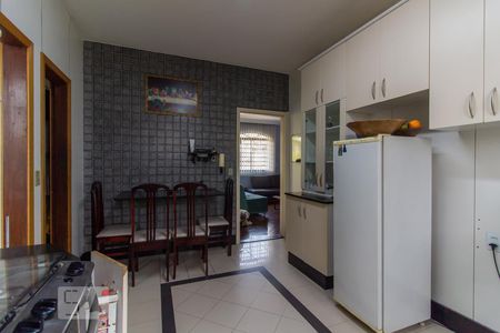 Apartamento à venda com 180m², 3 quartos e 2 vagas Apartamento à venda com 180m², 3 quartos e 2 vagasCozinha