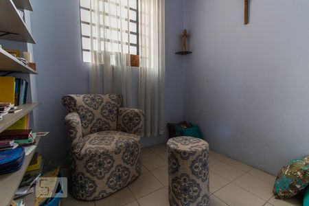 Apartamento à venda com 180m², 3 quartos e 2 vagas Apartamento à venda com 180m², 3 quartos e 2 vagasQuarto de Serviço