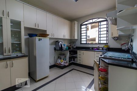 Apartamento à venda com 180m², 3 quartos e 2 vagas Apartamento à venda com 180m², 3 quartos e 2 vagasCozinha