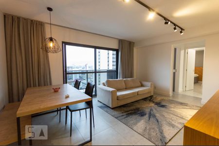 Sala de apartamento para alugar com 2 quartos, 78m² em Centro, Curitiba