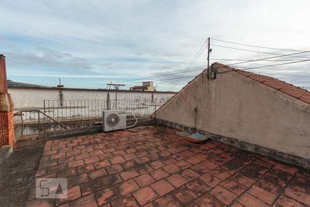 Casa à venda com 400m², 5 quartos e 2 vagas Casa à venda com 400m², 5 quartos e 2 vagasTerraço
