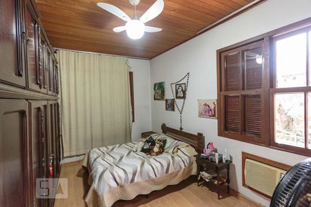 Casa à venda com 400m², 5 quartos e 2 vagas Casa à venda com 400m², 5 quartos e 2 vagasQuarto 2
