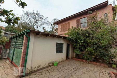 Casa à venda com 400m², 5 quartos e 2 vagas Casa à venda com 400m², 5 quartos e 2 vagasFachada