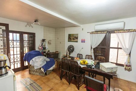 Casa à venda com 400m², 5 quartos e 2 vagas Casa à venda com 400m², 5 quartos e 2 vagasCozinha 1