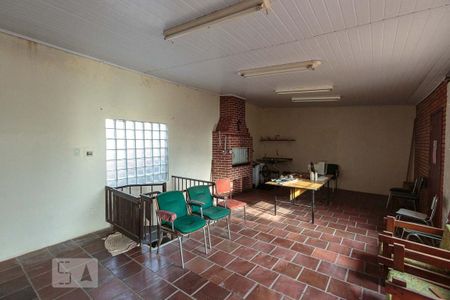 Casa à venda com 400m², 5 quartos e 2 vagas Casa à venda com 400m², 5 quartos e 2 vagasSalão de festas