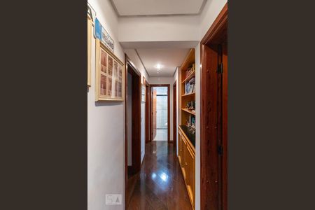 Apartamento para alugar com 154m², 4 quartos e 3 vagasCorredor