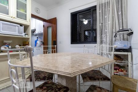 Apartamento para alugar com 154m², 4 quartos e 3 vagasCopa