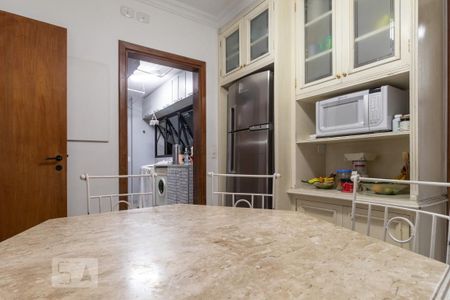 Apartamento para alugar com 154m², 4 quartos e 3 vagasCopa