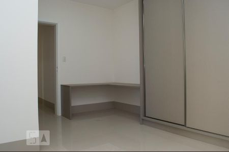 Apartamento para alugar com 76m², 2 quartos e 2 vagasSuíte
