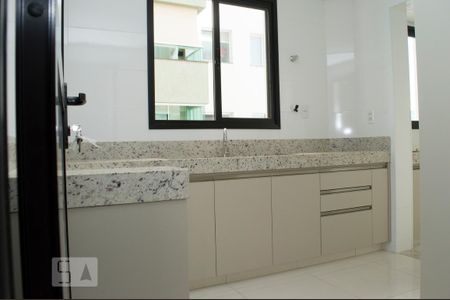 Apartamento para alugar com 76m², 2 quartos e 2 vagasCozinha