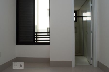 Apartamento para alugar com 76m², 2 quartos e 2 vagasSuíte