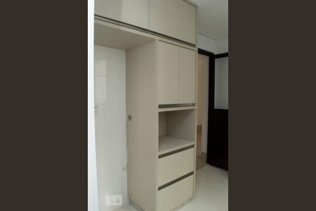 Apartamento para alugar com 76m², 2 quartos e 2 vagasCozinha