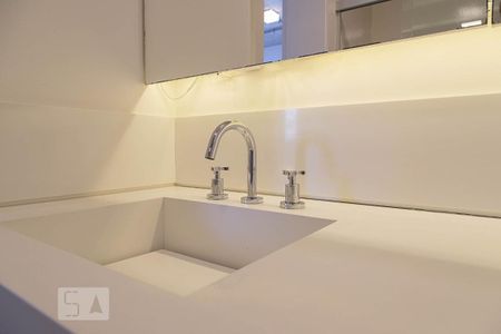 Banheiro da suíte 1 de apartamento para alugar com 3 quartos, 156m² em Barra da Tijuca, Rio de Janeiro