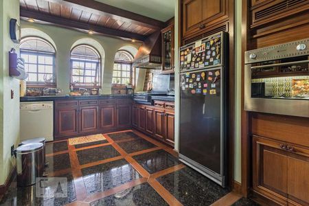 Casa de condomínio à venda com 650m², 3 quartos e 5 vagas Casa de condomínio à venda com 650m², 3 quartos e 5 vagasCozinha