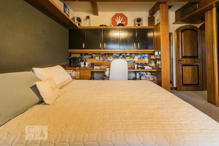 Casa de condomínio à venda com 650m², 3 quartos e 5 vagas Casa de condomínio à venda com 650m², 3 quartos e 5 vagasDormitório2