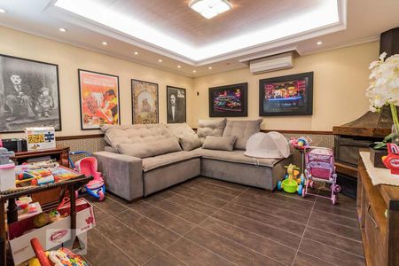 Casa de condomínio à venda com 650m², 3 quartos e 5 vagas Casa de condomínio à venda com 650m², 3 quartos e 5 vagasSala