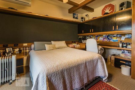 Casa de condomínio à venda com 650m², 3 quartos e 5 vagas Casa de condomínio à venda com 650m², 3 quartos e 5 vagasDormitório2