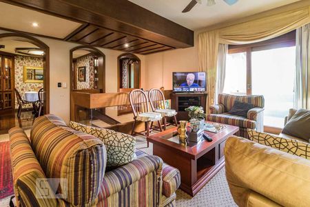 Casa de condomínio à venda com 650m², 3 quartos e 5 vagas Casa de condomínio à venda com 650m², 3 quartos e 5 vagasSala