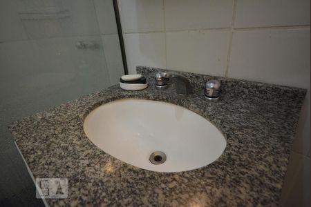 Banheiro de apartamento à venda com 1 quarto, 45m² em Humaitá, Rio de Janeiro