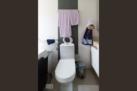 Casa à venda com 195m², 2 quartos e 2 vagasBanheiro 2