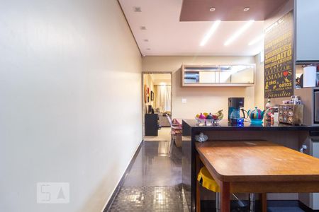 Casa à venda com 195m², 2 quartos e 2 vagasCozinha