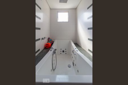 Casa à venda com 195m², 2 quartos e 2 vagasBanheiro 2