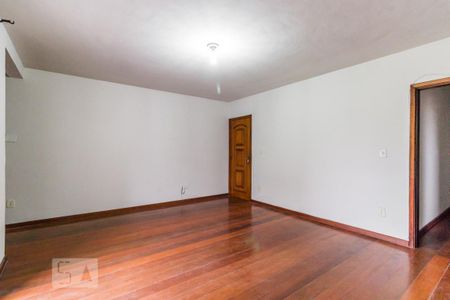 Apartamento para alugar com 124m², 3 quartos e 1 vaga Apartamento para alugar com 124m², 3 quartos e 1 vagaSala