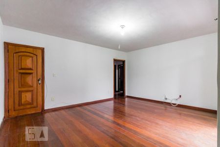 Apartamento para alugar com 124m², 3 quartos e 1 vaga Apartamento para alugar com 124m², 3 quartos e 1 vagaSala