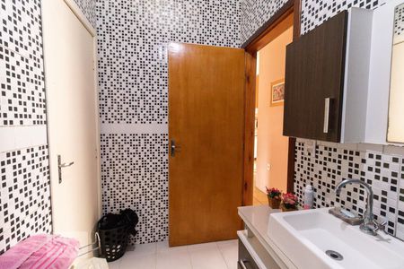 Casa à venda com 100m², 3 quartos e 2 vagasBanheiro