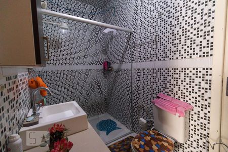 Casa à venda com 100m², 3 quartos e 2 vagasBanheiro