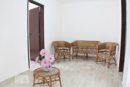 Casa à venda com 240m², 4 quartos e 3 vagasSala