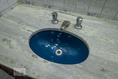 Apartamento à venda com 161m², 3 quartos e 1 vaga Apartamento à venda com 161m², 3 quartos e 1 vagaSuíte - Banheiro