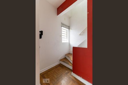 Escada de casa à venda com 2 quartos, 100m² em Jardim da Glória, São Paulo