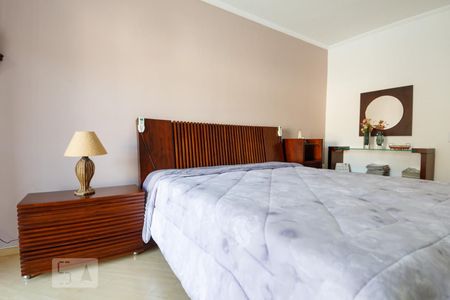 Casa à venda com 300m², 4 quartos e 3 vagasSuíte 1