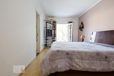 Casa à venda com 300m², 4 quartos e 3 vagasSuíte 1