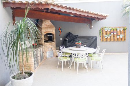 Casa à venda com 300m², 4 quartos e 3 vagasChurrasqueira