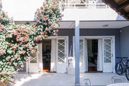 Casa à venda com 300m², 4 quartos e 3 vagasChurrasqueira