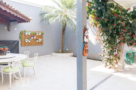 Casa à venda com 300m², 4 quartos e 3 vagasChurrasqueira