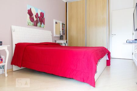 Casa à venda com 300m², 4 quartos e 3 vagasSuíte 2