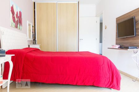 Casa à venda com 300m², 4 quartos e 3 vagasSuíte 2