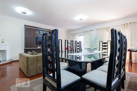 Casa à venda com 300m², 4 quartos e 3 vagasSala