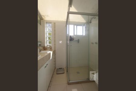 Casa de condomínio à venda com 200m², 4 quartos e 2 vagasBANHEIRO SUITE