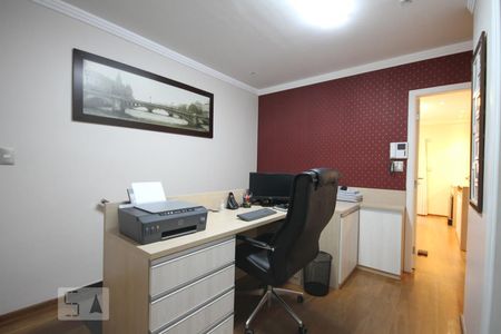 Casa à venda com 350m², 3 quartos e 4 vagasEscritório