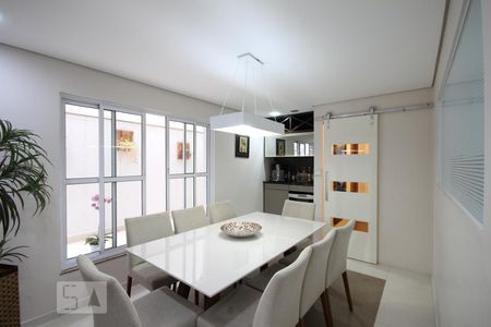 Casa à venda com 350m², 3 quartos e 4 vagasCopa